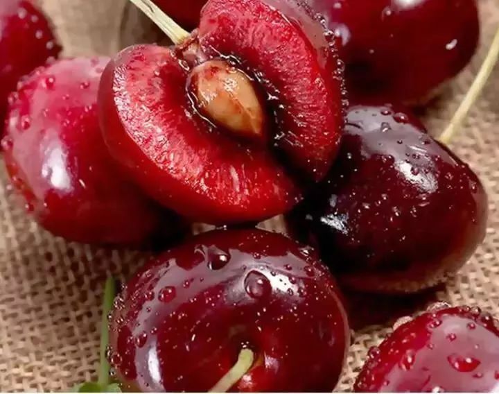 "你有没有吃过新西兰樱桃?天哪!一口咬下去,妈呀,真的太delicious了.